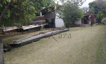 Imagem 2: Casa na beira da Rodovia para venda com 840 metros quadrados com 4 quartos e 2 Casas