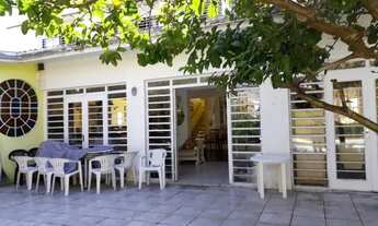 Imagem 5: Maravilhosa casa muito espaçosa e com amplo terreno -linda parte social e jardins