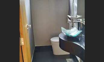 Imagem 4: Casa de condomínio térrea para aluguel possui 480 metros quadrados com 5 quartos