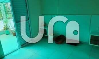 Imagem 7: Casa de 140 m2, com 4 dormitórios, 2 suítes, 2 vagas, reformada na Aclimação