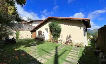 Imagem: Linda casa localizada no alto das Braunes!