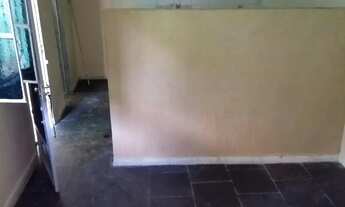 Imagem 6: Casa na trindade a. Casa está reformada banheiro cozinha toda pintada piso do quarto etc