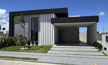 Imagem: Casa Padang Beach Residence ( com área