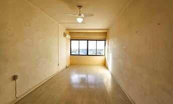 Imagem 2: Apartamento 3 dormitórios de frente com vista e elevador no Moinhos de Vento