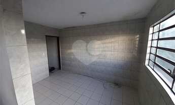 Imagem 4: Casa com corredor de entrada compartilhado para locação no Jardim Maria Duarte!