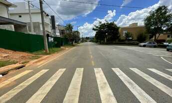 Imagem 2: Terreno de 681 m2 à venda no Condomínio Figueira Garden em Atibaia-SP