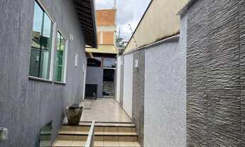 Imagem 2: Casa para venda possui 150 metros quadrados com 3 quartos em Aparecida - Santos - SP