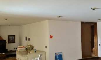 Imagem 5: Linda casa espaçosa de 820m² - 9 quartos, 6 suítes e 8 vagas de garagem