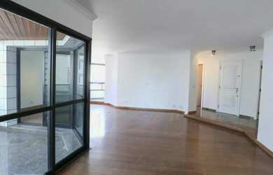 Imagem 5: Apartamento de 210m² com 4 Dormitórios, sendo 2 Suítes em Moema