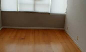 Imagem 1: Excelente apartamento vazio na quadra da praia. 02 quartos (01 suíte) e 01 vaga