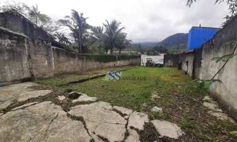 Imagem 5: Terreno aterrado, murado, em rua sem saída na praia Massaguaçu