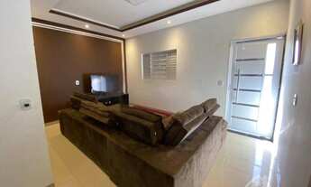 Imagem: Sobrado de dois pisos mais uma edícula