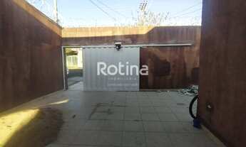 Imagem 3: Casa para aluguel, 3 quartos, 1 suíte, 5 vagas, Brasil - Uberlândia/MG