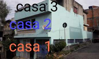 Imagem: Imóvel com 3 casas no terreno