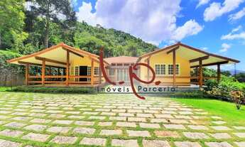 Imagem 3: Casa Nova no Condomínio Quinta do Lago em Itaipava, 4 Suítes,750m², com Riacho nos Fundos