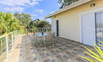 Imagem 3: Sobrado para venda com 378 m2 com 4 quartos, sendo duas suites, amplo quintal com piscina