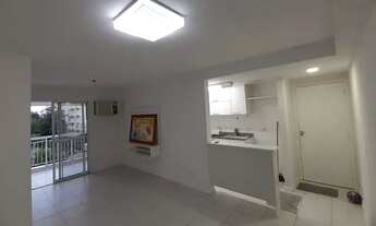 Imagem 3: Apartamento para aluguel possui 85 metros quadrados com 3 quartos em Camorim - Rio de Jane