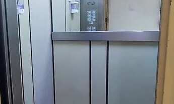 Imagem 3: Apartamento, cozinha com móveis planejados, lavanderia separada da cozinha, 3 dormitórios