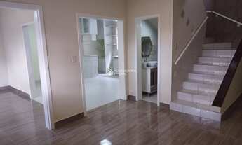 Imagem 2: PORTO ALEGRE - Casa Padrão - Morro Santana