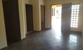 Imagem 4: Casa com quintal em Nova Valverde