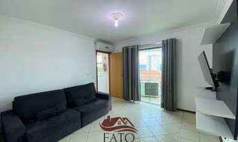 Imagem 6: Apartamento com móveis planejados, varanda e vaga coberta