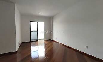 Imagem 2: Ref.: 3014 - Apartamento com Três Quartos- 1 Suíte- 2 Vagas de Garagem- Centro