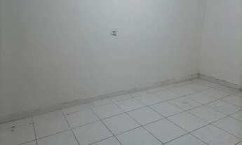 Imagem: Alugo casa primeiro andar entrada individual