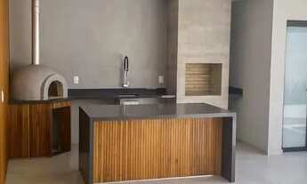 Imagem 2: Casa Triplex de condomínio Rio Mar V Barra da Tijuca para venda possui 453 m² com 3 suítes