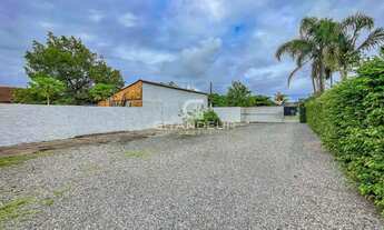 Imagem 6: Casa à Venda Próximo à Baía de Guaratuba, 3 Quartos, 1 Suíte e Cozinha Planejada