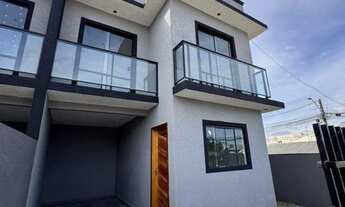 Imagem: Sobrado á venda no bairro umbará em Curitiba