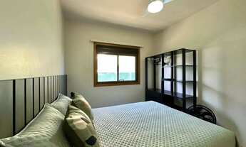 Imagem 7: No centro, junto a praça e mar, todo mobiliado, andar alto!