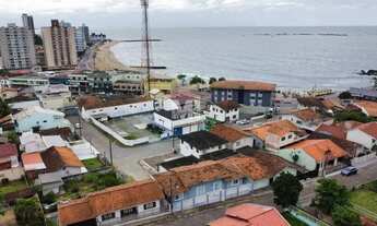 Imagem: Casa Localizada a 135 metros da Praia Central