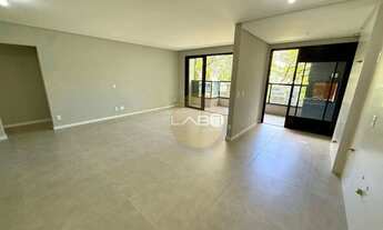 Imagem 3: Apartamento à Venda em Jurerê 3 Suítes, Varanda com Churrasqueira e 2 Vagas