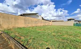 Imagem: Terreno de 353m² à venda em condomínio