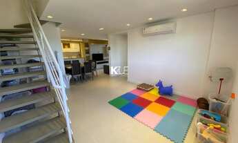 Imagem 6: Apartamento duplex com vista para o ma r