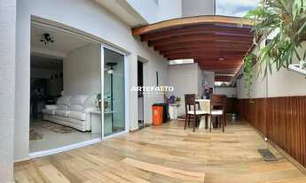 Imagem 2: Apartamento espaçoso de 2 dormitórios no Centro de Ubatuba