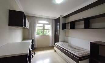 Imagem 2: Quartos de solteiros e suítes para casal em Curitiba