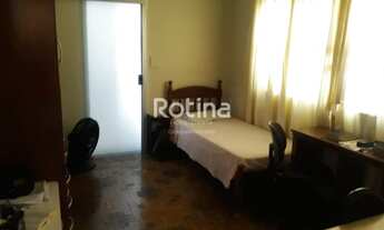 Imagem 7: Casa para aluguel, 5 quartos, 2 suítes, 2 vagas, Osvaldo Rezende - Uberlândia/MG