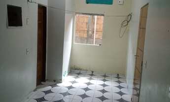 Imagem 2: Alugo casa/Ap 700 no Ouro verde