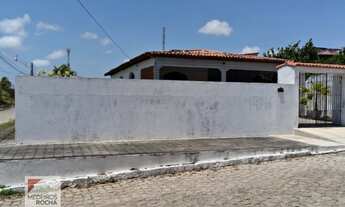 Imagem 2: Casa para venda com 128 metros² de área privativa - Três quartos, sendo 01 suíte - Bairro