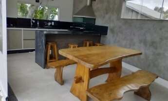 Imagem 3: Aluguel anual de casa 4/4, 2 suítes, piscina, condomínio fechado px do rio e mar