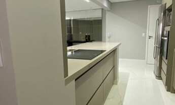 Imagem 6: Apartamento recém reformado mobiliado com 4 quartos sendo que 1 foi revertido em closet, v