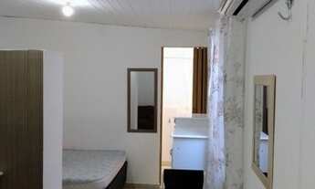 Imagem 2: Kit Net grande com ar condicionado / casal ou dividir na Aclimação / Cambuci