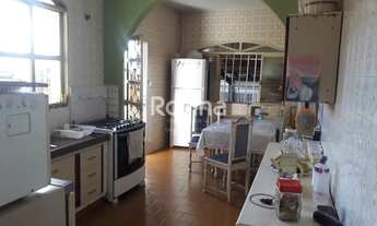 Imagem 3: Casa para aluguel, 5 quartos, 2 suítes, 2 vagas, Osvaldo Rezende - Uberlândia/MG