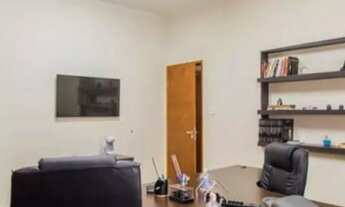 Imagem 2: Casa à venda com 170m², 4 quartos e 5 vagas