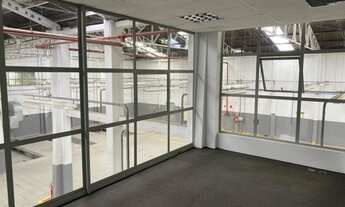 Imagem 3: Barracão próximo à Linha verde