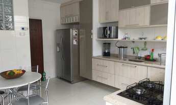 Imagem 2: Casa á venda com 4 dormitórios, 4 vagas e 250m² em Interlagos!