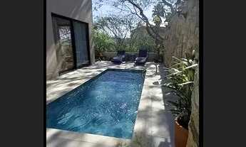 Imagem 2: Casa de condomínio, à venda com 500 m². 4 dormitórios sendo 4 suítes. Repleta de armários!