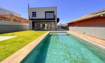 Imagem: Casa moderna no Condomínio Figueira Garden