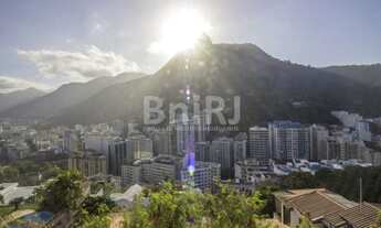 Imagem 2: Apartamento triplex tipo cobertura